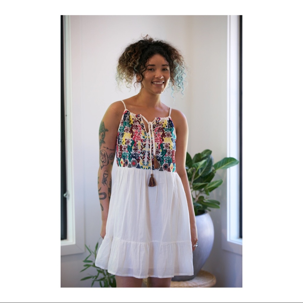 HOLIDAY Bohemian Boho Embroidered Halter Dress NWT Size Small